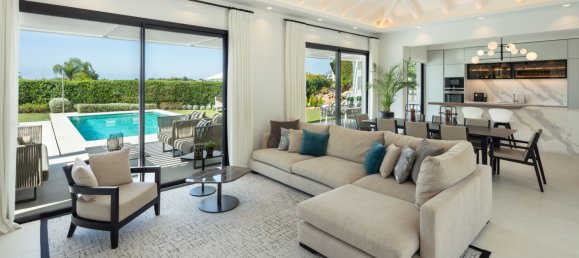 4 bedrooms Villa in Marbella, Spain No. 133532 7