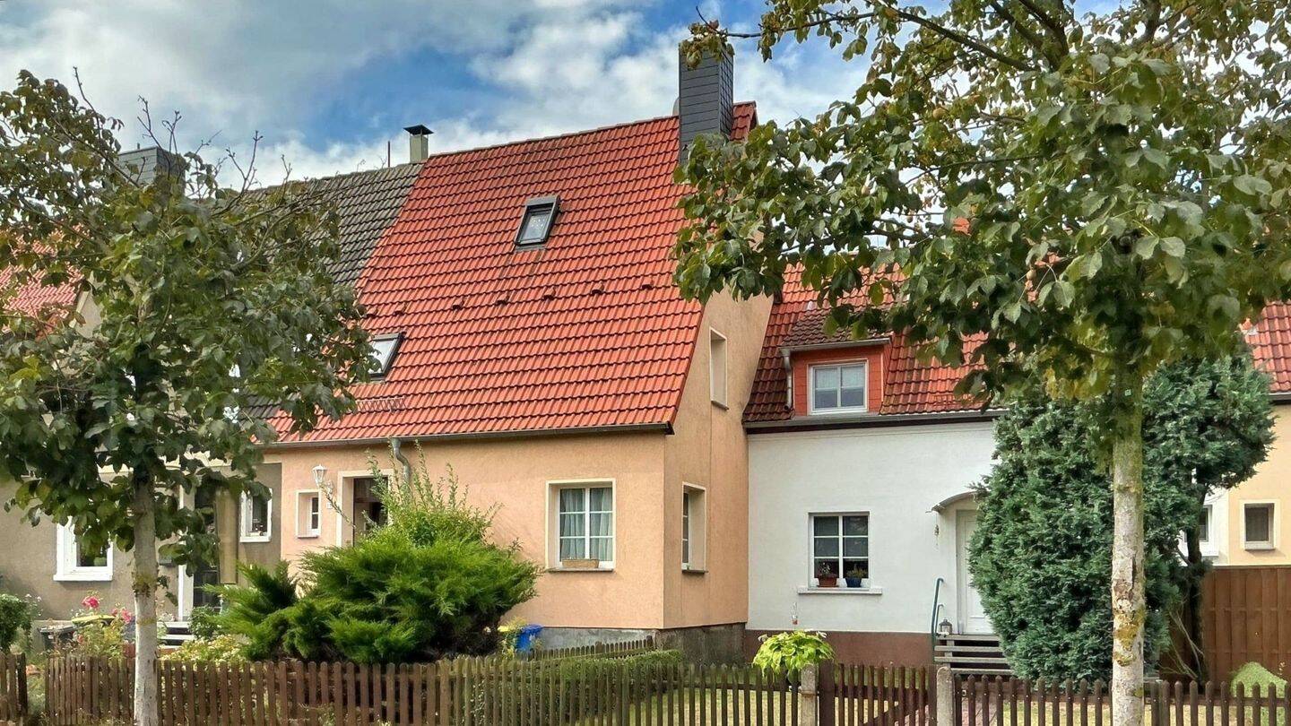 Adosado de 3 habitaciónes en Saalekreis, Germany No. 352896