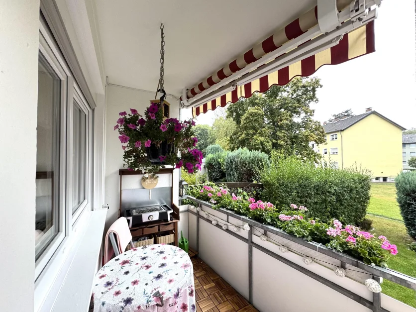 Квартира с 3 комнатами в Детмольд, Германия № 281197