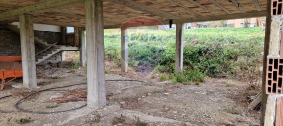 Villa de 4 habitaciónes en Cugnoli, Italy No. 127547 21