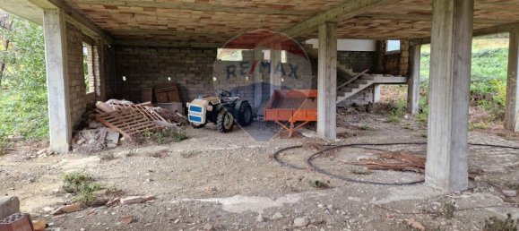 Villa de 4 habitaciónes en Cugnoli, Italy No. 127547 17