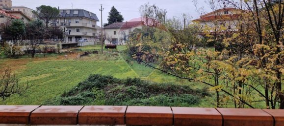 Villa de 4 habitaciónes en Cugnoli, Italy No. 127547 24