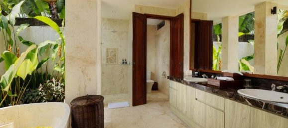 5 bedrooms Villa in Seminyak, Indonesia No. 3590 17