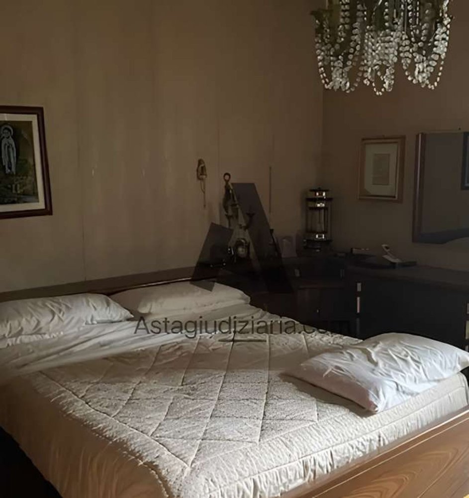 4 rooms Apartment in Magenta, Italy No. 262887