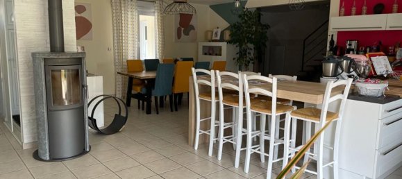 5 bedrooms House in Villetrun, France No. 243865 4