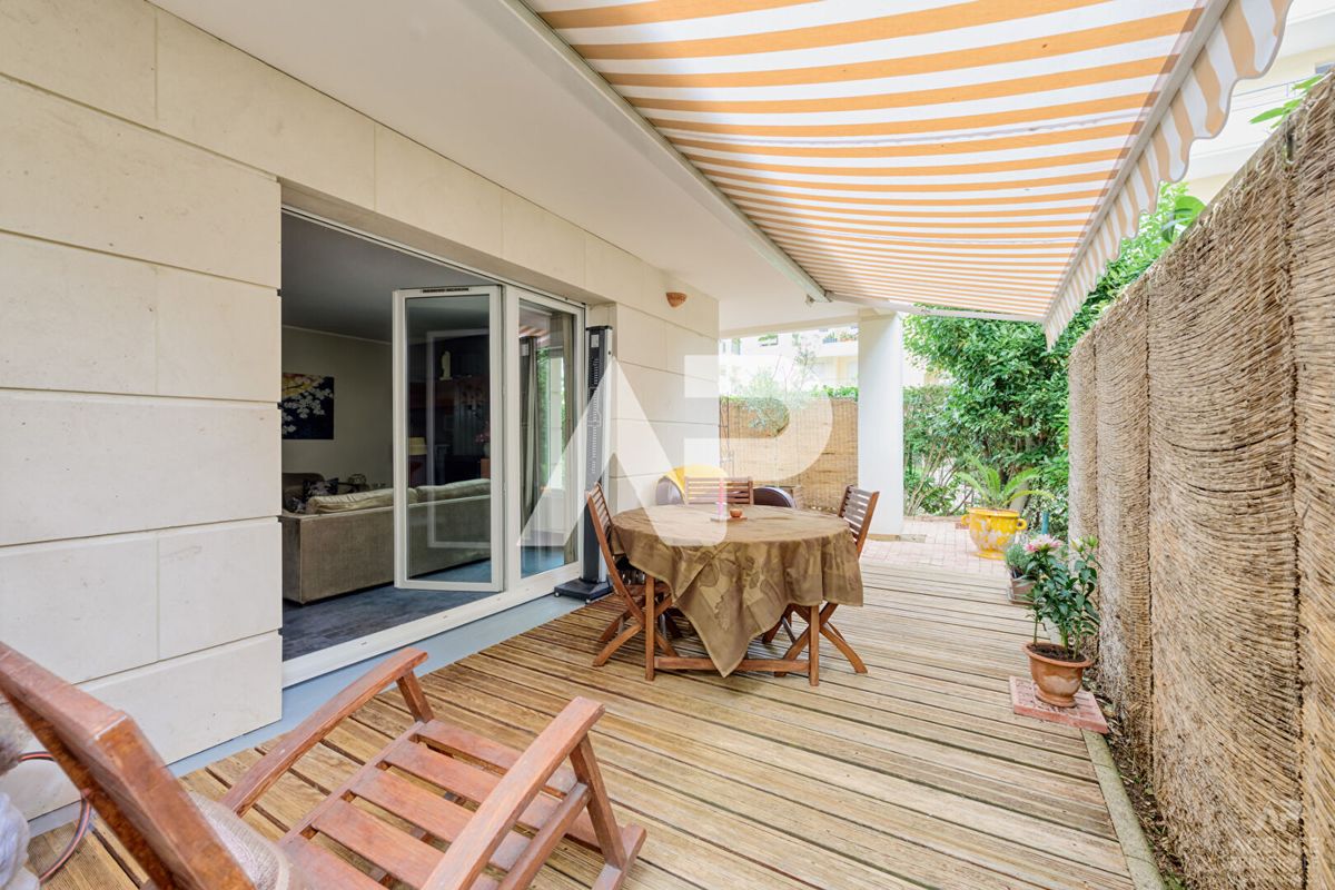 4 bedrooms Apartment in Rueil-Malmaison, France No. 133058