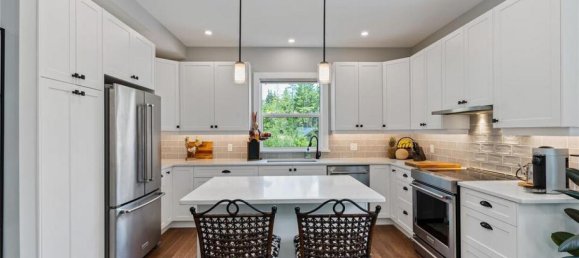 3 bedrooms House in British Columbia, Canada No. 1201 6