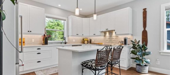 3 bedrooms House in British Columbia, Canada No. 1201 7