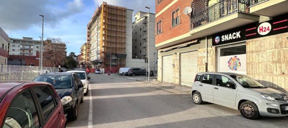 4 rooms Apartment in Benevento, Italy No. 150734 3