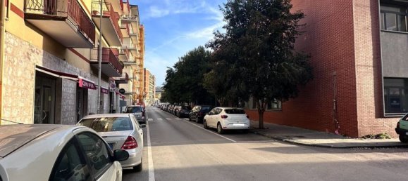4 rooms Apartment in Benevento, Italy No. 150734 2