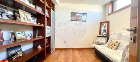 Дом с 4 спальнями в Повуа ди Варзин, Португалия № 22062 2