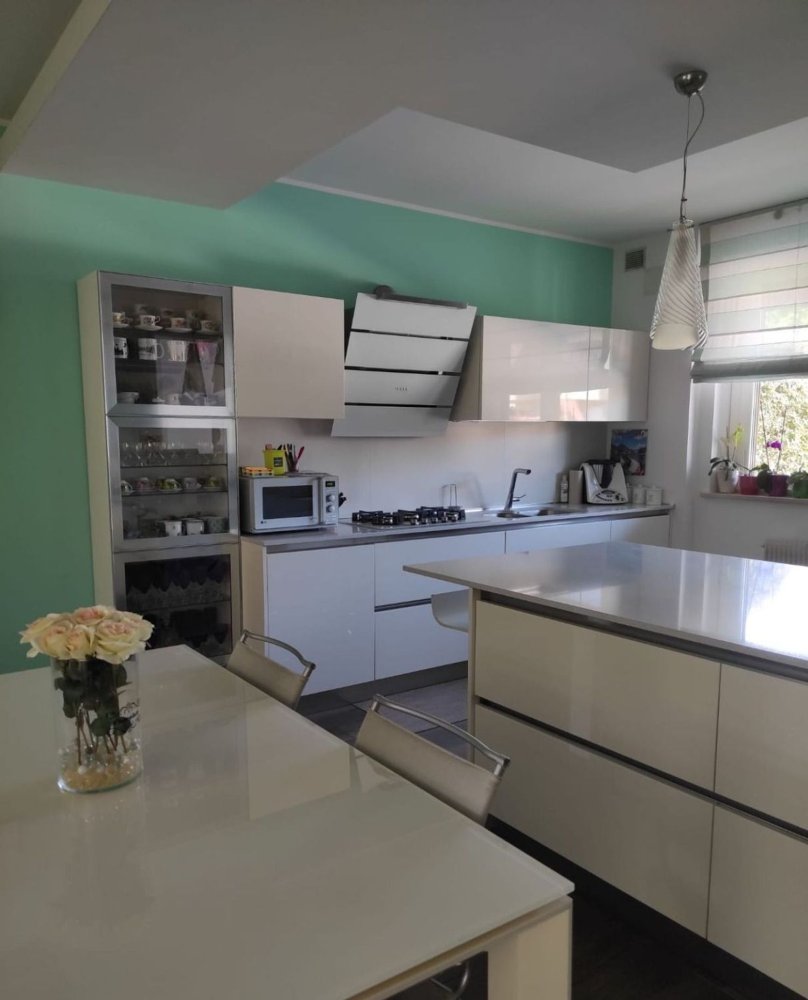 4 bedrooms House in Resana, Italy No. 358452