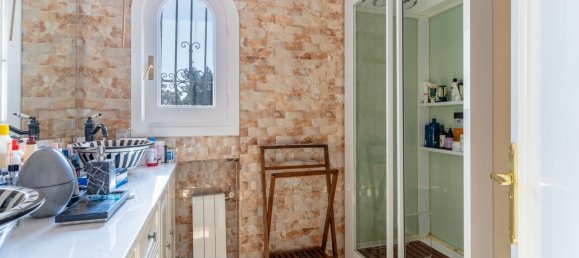 5 bedrooms Villa in Marbella, Spain No. 133948 9