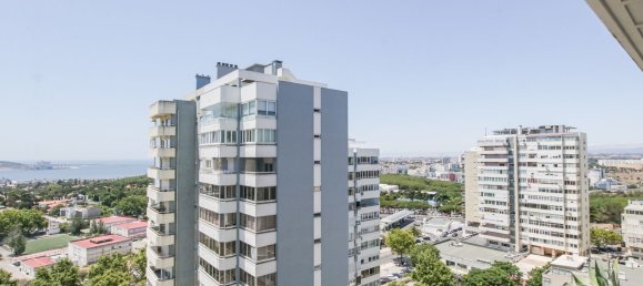 4 bedrooms Apartment in Lisbon, Portugal No. 131042 4