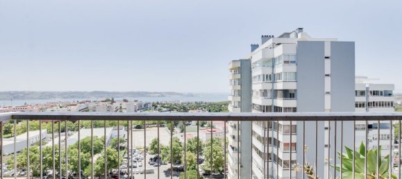 4 bedrooms Apartment in Lisbon, Portugal No. 131042 2