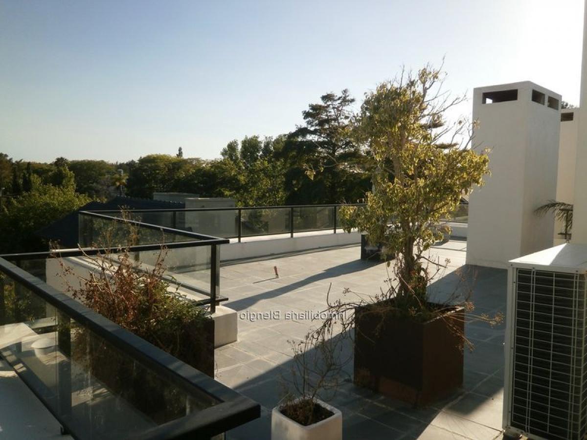 3 bedrooms Apartment in Montevideo, Uruguay No. 846