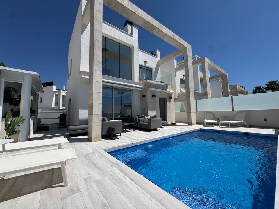 Villa T4 em Cabo Roig, Spain N.º 183548