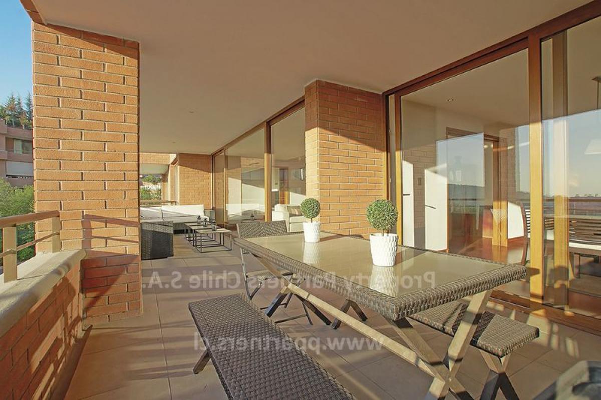 4 bedrooms Apartment in Santiago, Chile No. 2436