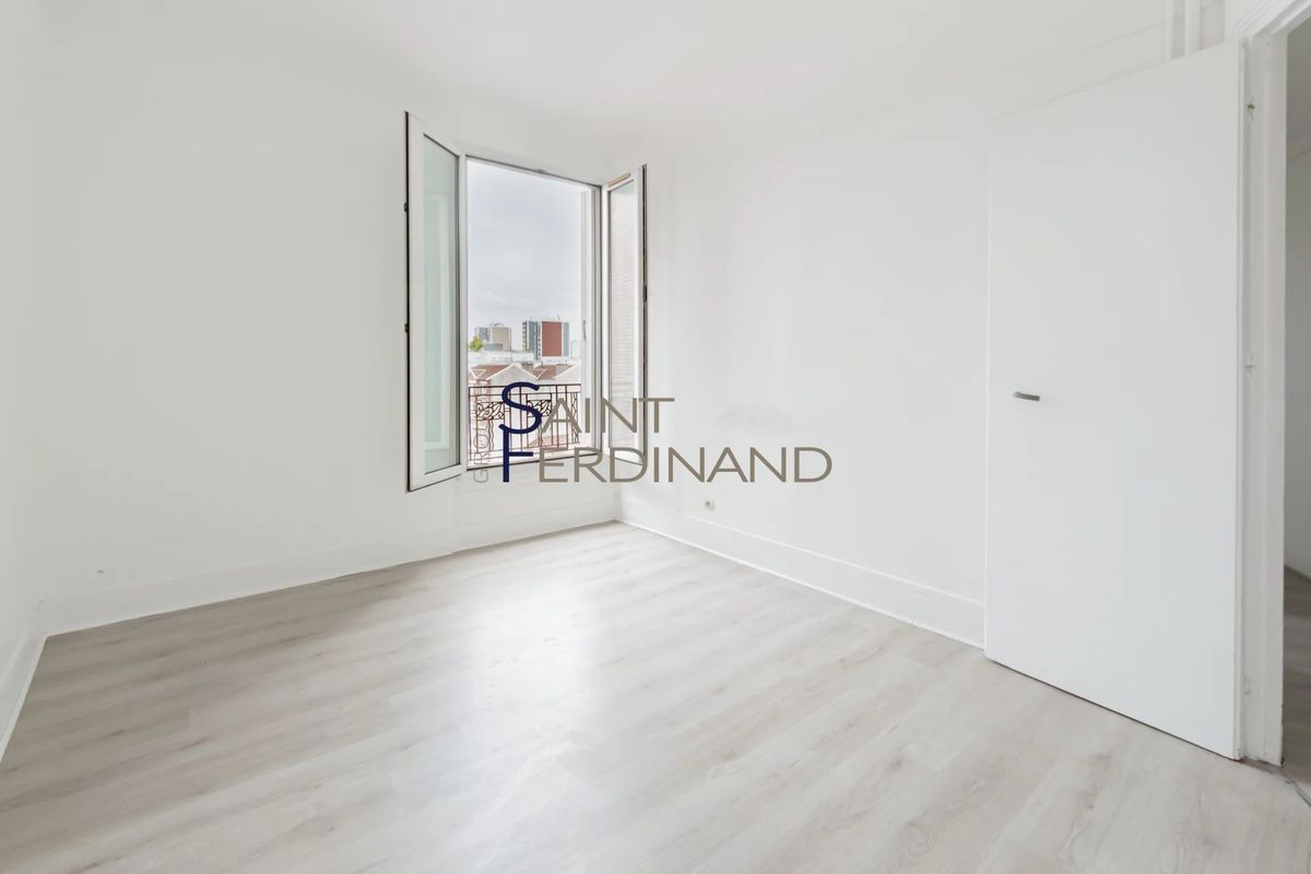 3غرفة شقة في Asnieres-sur-Seine, France رقم 115910