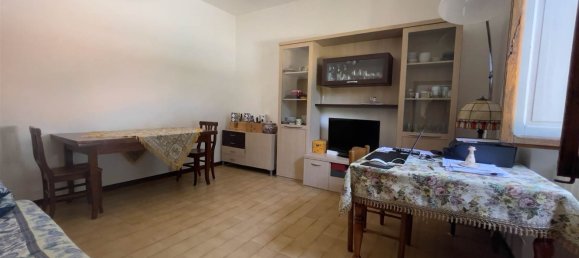 5 rooms Apartment in Gavorrano, Italy No. 221052 4