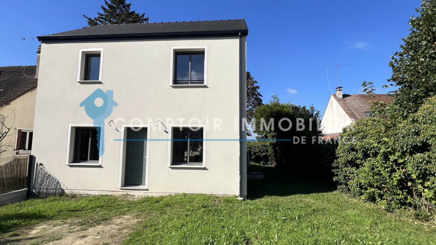 Villa de 3 dormitorios en La Ferte-Alais, France No. 171566