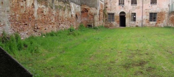 6 bedrooms House in Gazzuolo, Italy No. 362835 11