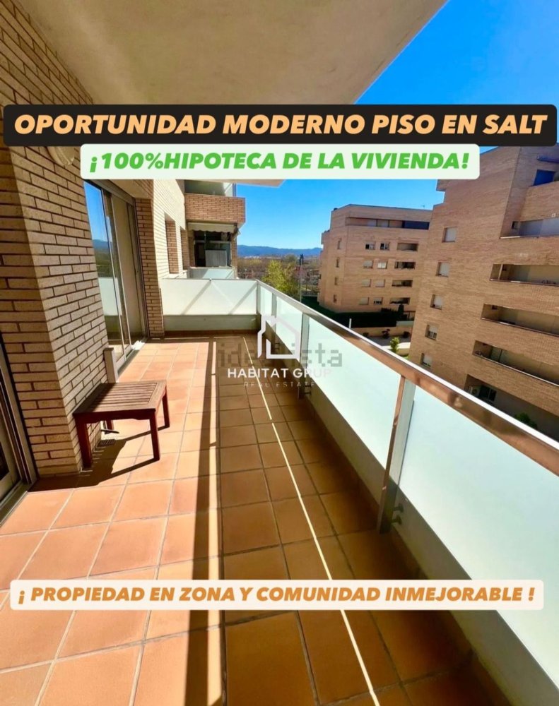 3 bedrooms Apartment in Salt, Spain No. 192757