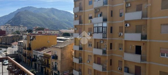 2 Schlafzimmer Wohnung in Palermo, Italy, Nr. 150915 2