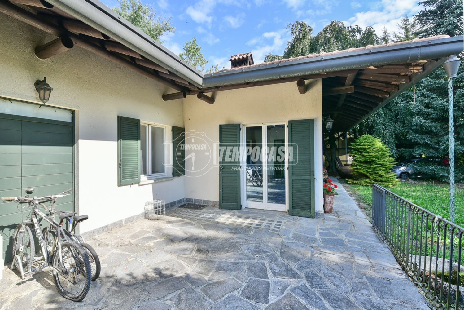 3-salle Appartement à Orsenigo, Italy No. 258063