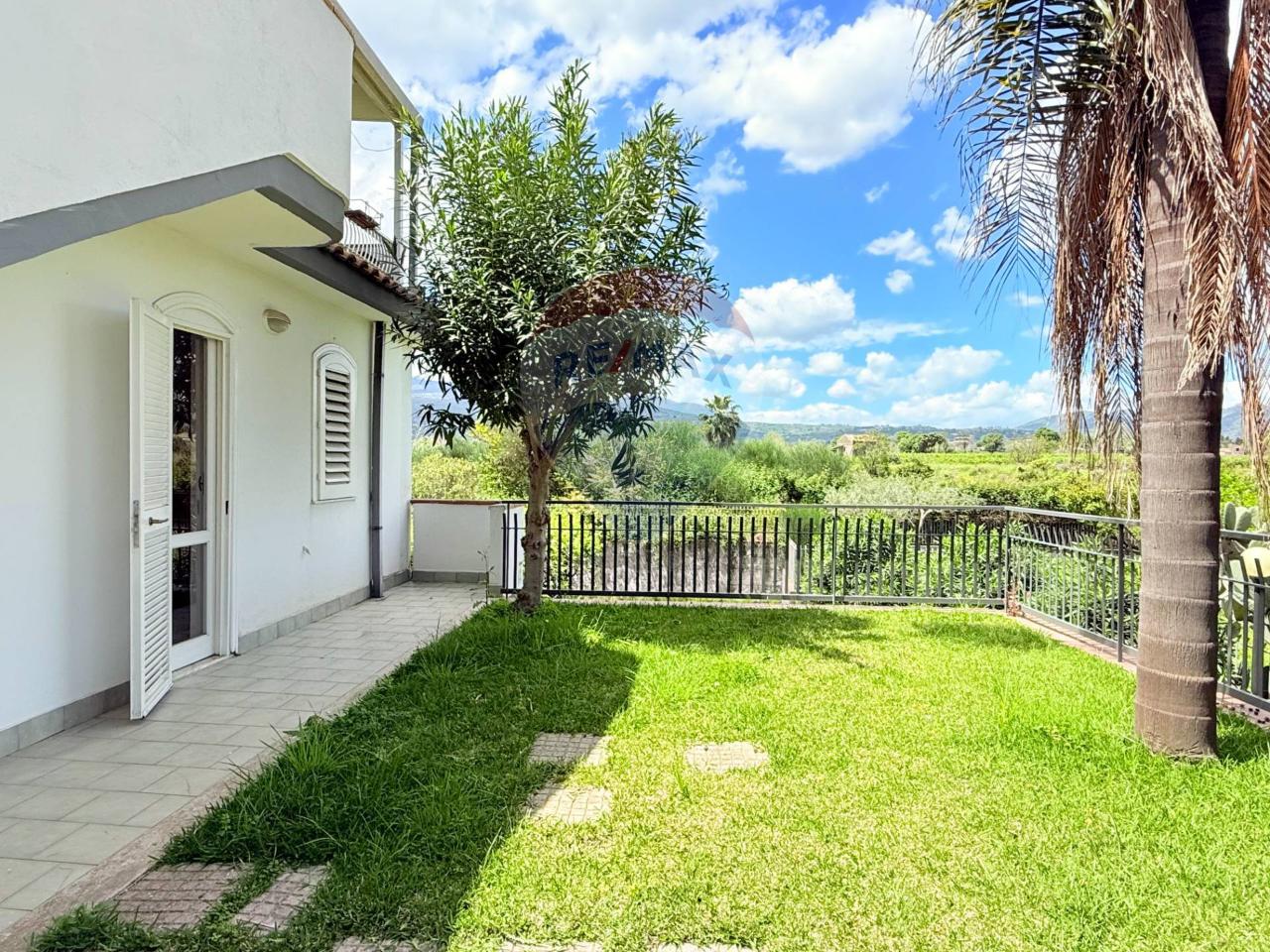 4 rooms Villa in Mascali, Italy No. 39351