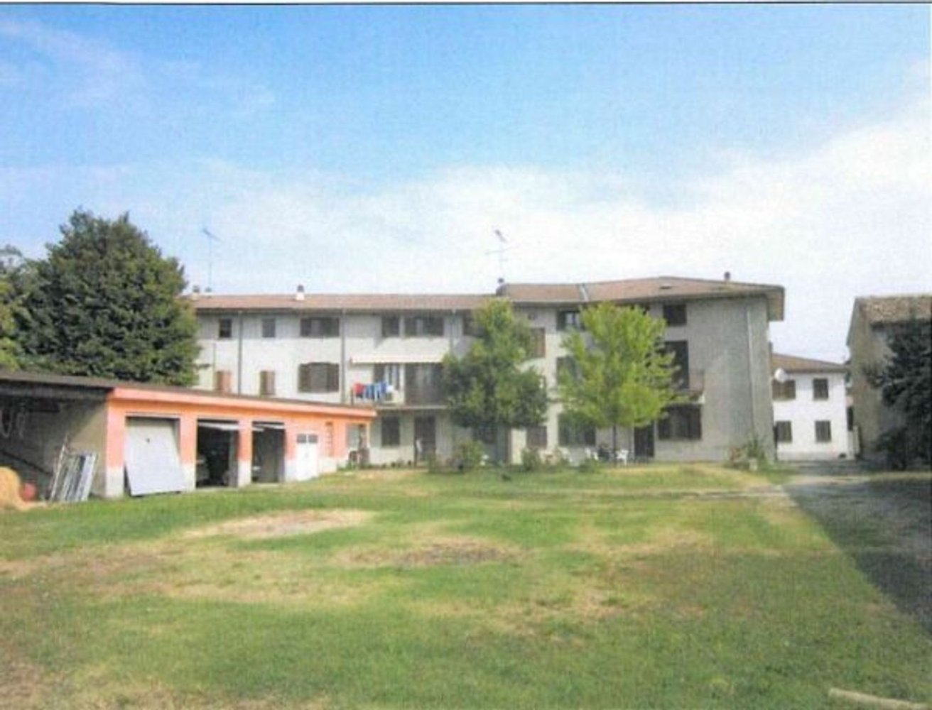 4غرفة شقة في Voghera, Italy رقم 182269