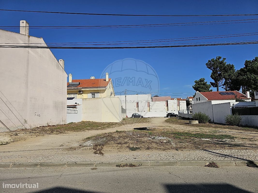 Terreno en Quinta do Conde, Portugal 258 m² No. 352180