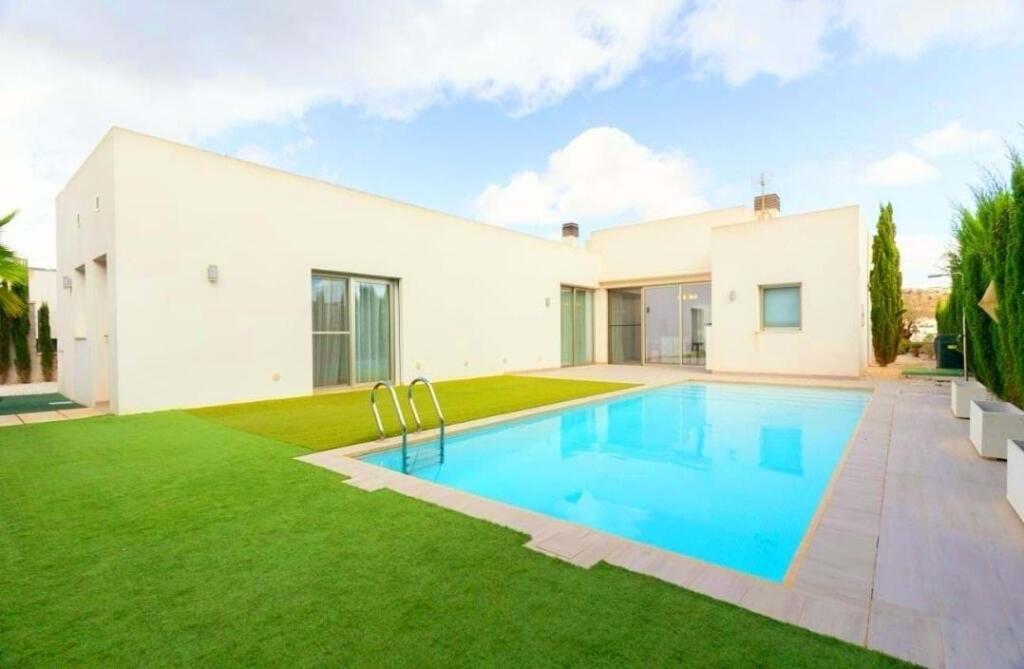 3 bedrooms Villa in Benijofar, Spain No. 202083