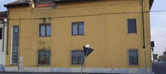 2 bedrooms Apartment in Casale Monferrato, Italy No. 282681 4