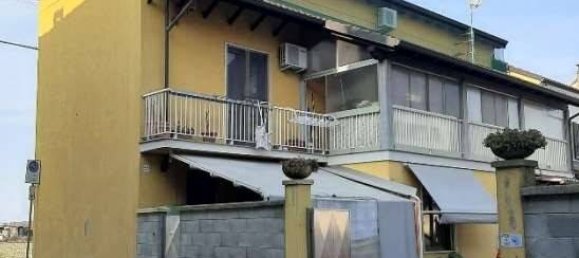 2 bedrooms Apartment in Casale Monferrato, Italy No. 282681 2