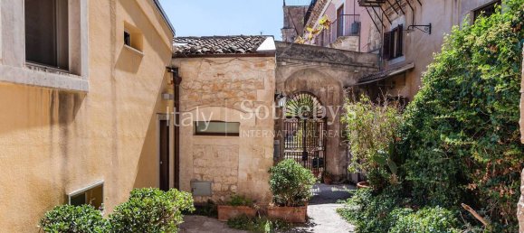 3 bedrooms House in Modica, Italy No. 154009 4