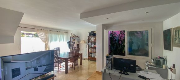 3 bedrooms Townhouse in Marbella, Spain No. 135647 3