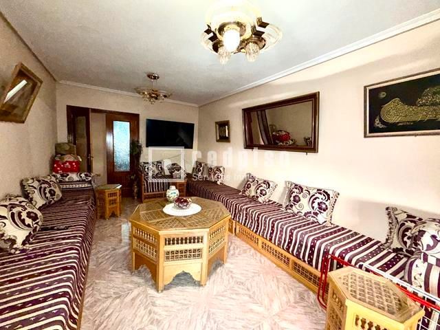 3 bedrooms Apartment in Madrid, Spain No. 196655