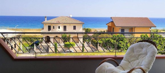 8 rooms Apartment in Mandatoriccio, Italy No. 221031 2