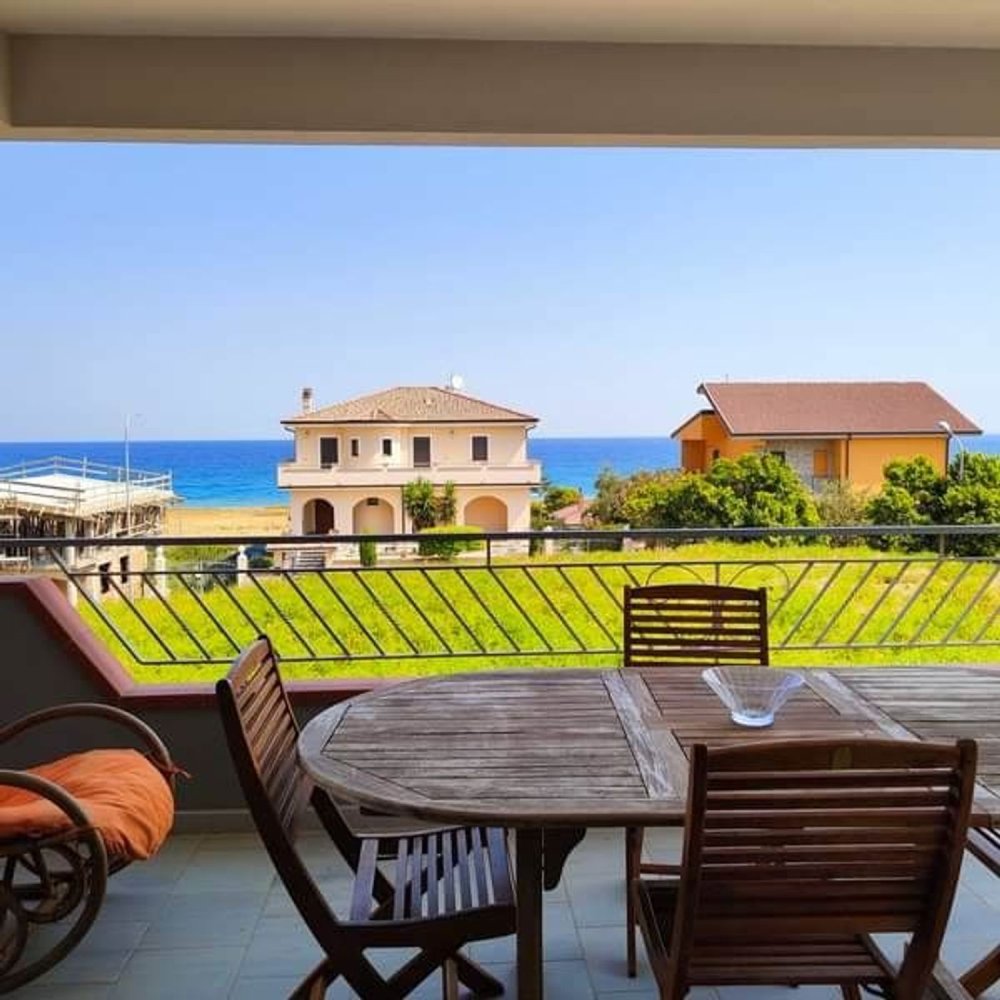 8 rooms Apartment in Mandatoriccio, Italy No. 221031