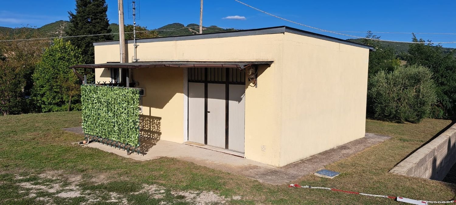 Propiedad comercial en Cagli, Italy 1600 m² No. 349200