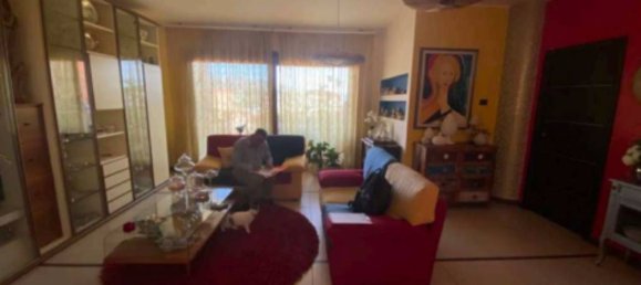 4-salle Appartement à Nicosia, Italy No. 49060 10