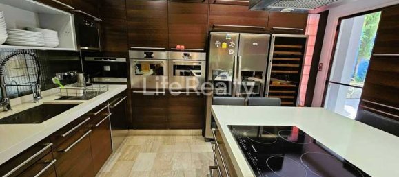 5 bedrooms Commercial property in Moniatis, Cyprus No. 6917 2