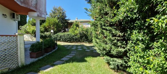 Квартира с 3 спальнями в Монтальто ди Кастро, Италия № 372089 5