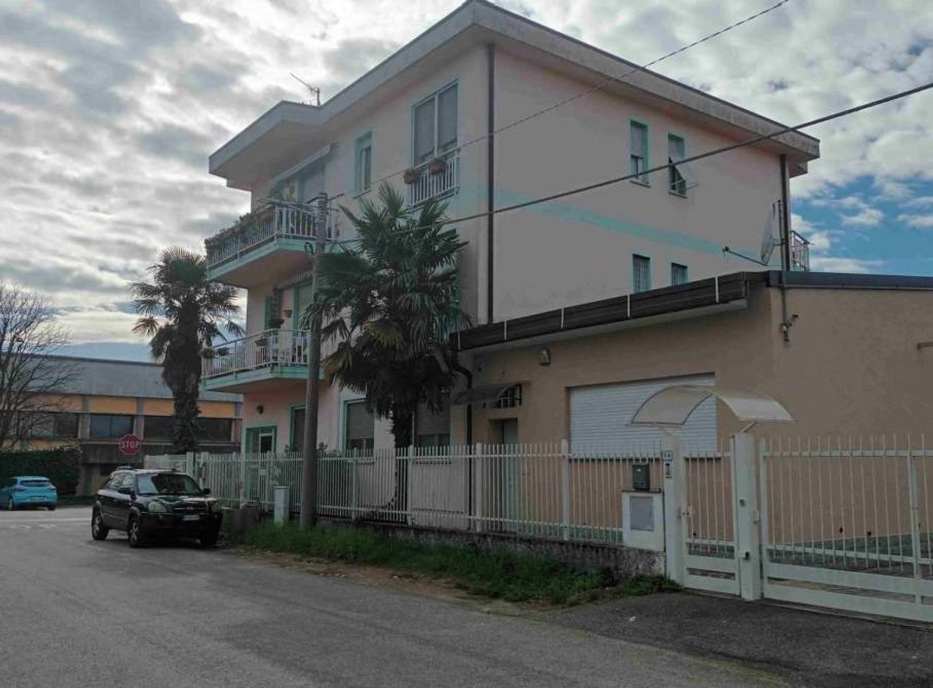 7غرفة شقة في Meda, Italy رقم 8541