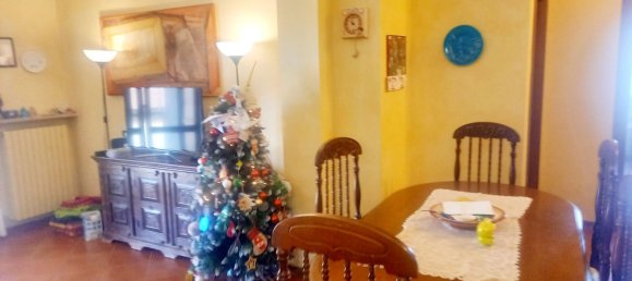 3 bedrooms Apartment in Parma, Italy No. 326255 4