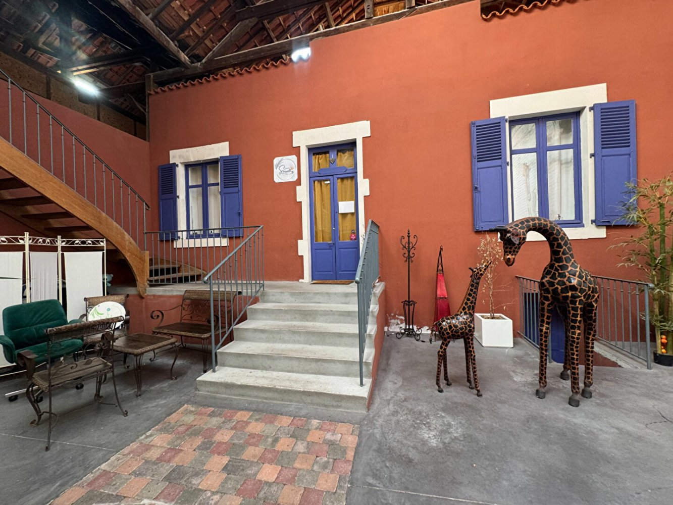 5 غرف نوم بناية في Limoges, France رقم 355070