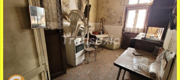 Propiedad comercial en Reuilly, France 68 m² No. 92197 4