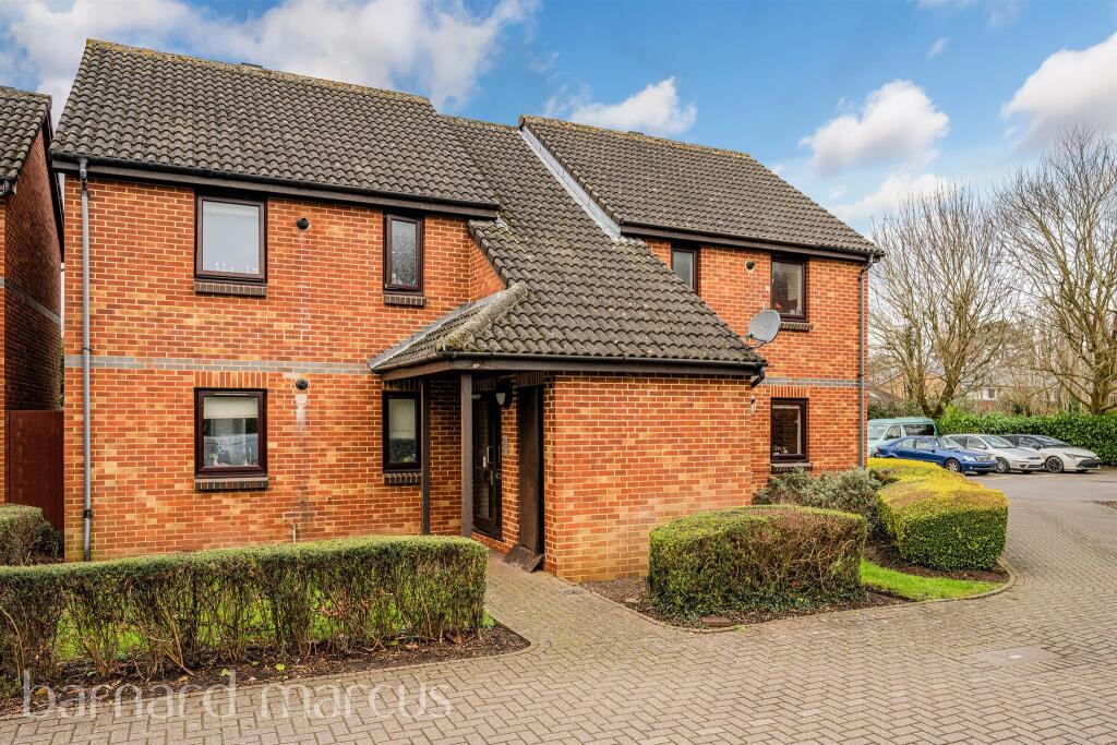 1 bedroom Apartment in Epsom, United Kingdom No. 9745