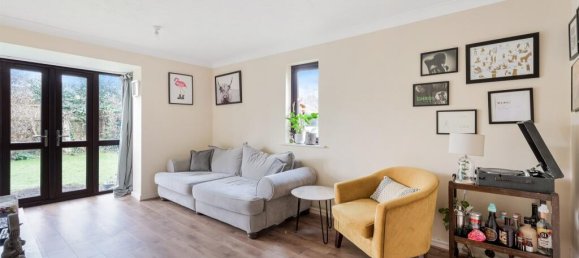 1 bedroom Apartment in Epsom, United Kingdom No. 9745 2